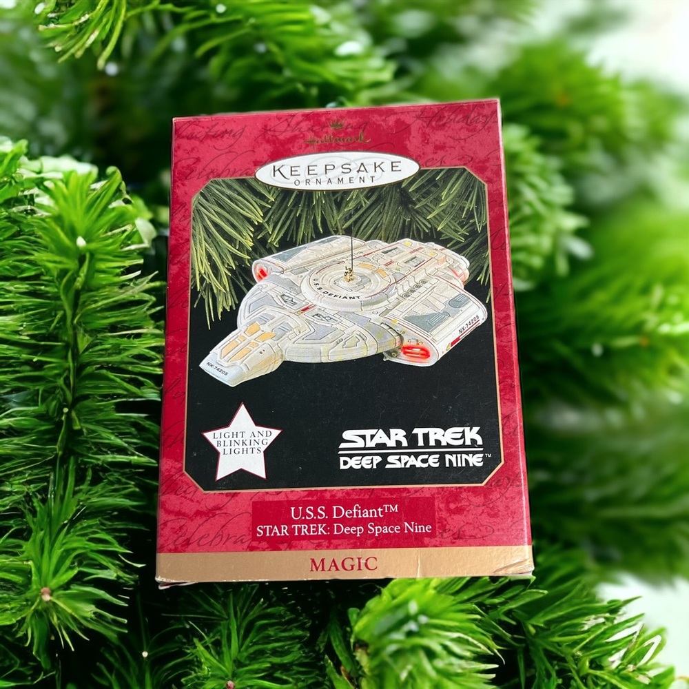 Hallmark Keepsake Christmas Ornament Star Trek USS Defiant Deep Space Nine 1997